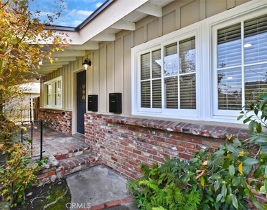 15344 Greenleaf Street - Photo Thumbnail 1