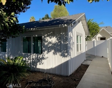 6532 Shoup Avenue - Photo Thumbnail 10