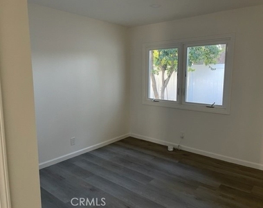 6532 Shoup Avenue - Photo Thumbnail 5
