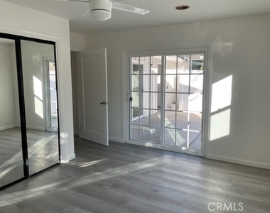 6532 Shoup Avenue - Photo Thumbnail 4