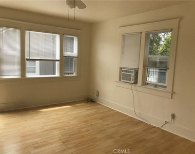 206 S Guadalupe - Photo Thumbnail 2