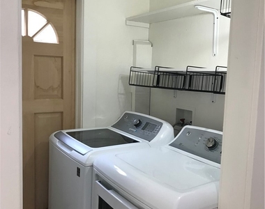 206 S Guadalupe - Photo Thumbnail 1
