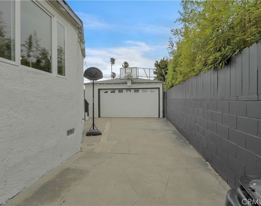 6541 W 84th Place - Photo Thumbnail 30