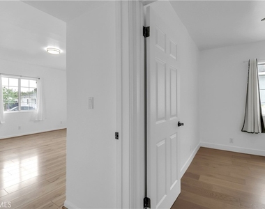 6541 W 84th Place - Photo Thumbnail 20