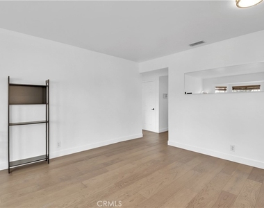 6541 W 84th Place - Photo Thumbnail 4