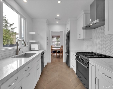 6541 W 84th Place - Photo Thumbnail 9