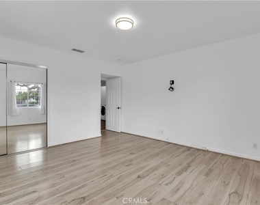 6541 W 84th Place - Photo Thumbnail 24
