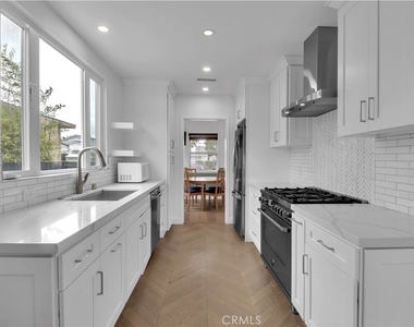 6541 W 84th Place - Photo Thumbnail 7