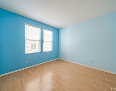 2226 Evans - Photo Thumbnail 26