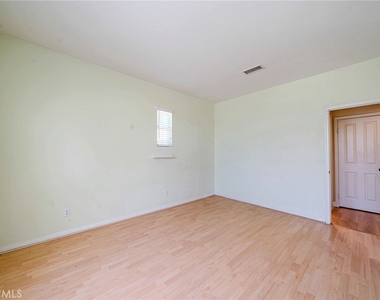 2226 Evans - Photo Thumbnail 15