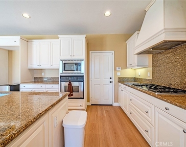 2226 Evans - Photo Thumbnail 10