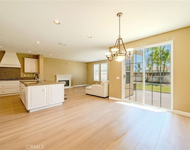 2226 Evans - Photo Thumbnail 4