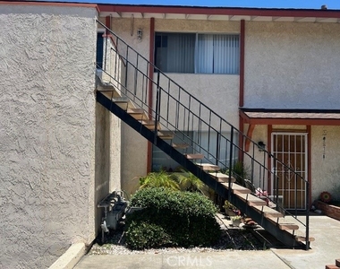 7891 Ellis Avenue - Photo Thumbnail 2