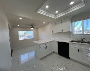 7891 Ellis Avenue - Photo Thumbnail 14