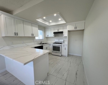 7891 Ellis Avenue - Photo Thumbnail 11