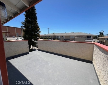 7891 Ellis Avenue - Photo Thumbnail 5