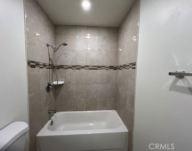 7891 Ellis Avenue - Photo Thumbnail 23