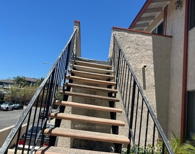 7891 Ellis Avenue - Photo Thumbnail 3