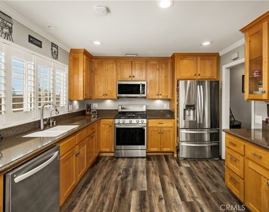664 Olive Avenue - Photo Thumbnail 11