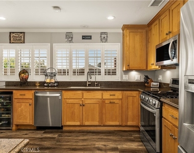 664 Olive Avenue - Photo Thumbnail 12