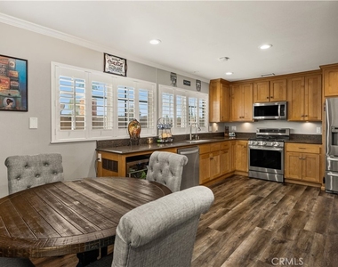 664 Olive Avenue - Photo Thumbnail 8