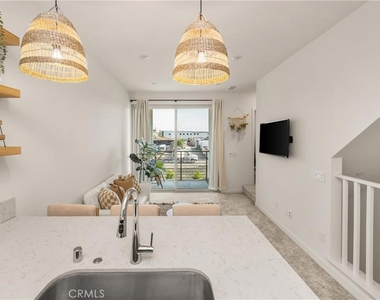 1590 E Hermosa - Photo Thumbnail 7