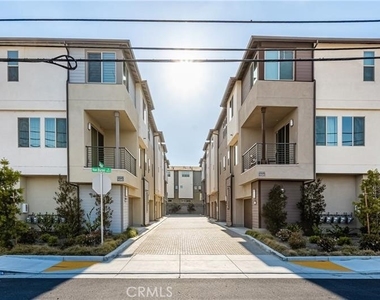 1590 E Hermosa - Photo Thumbnail 2