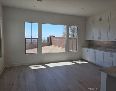 211 Maricopa - Photo Thumbnail 3