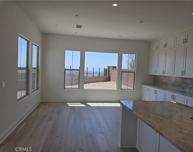 211 Maricopa - Photo Thumbnail 2