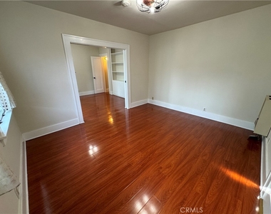5158 Franklin Avenue - Photo Thumbnail 2