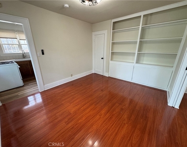 5158 Franklin Avenue - Photo Thumbnail 12