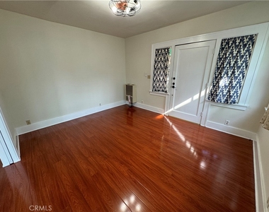 5158 Franklin Avenue - Photo Thumbnail 3
