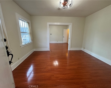 5158 Franklin Avenue - Photo Thumbnail 4