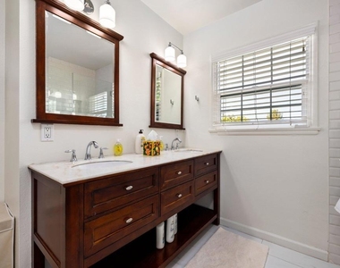 378 Grand Avenue - Photo Thumbnail 13