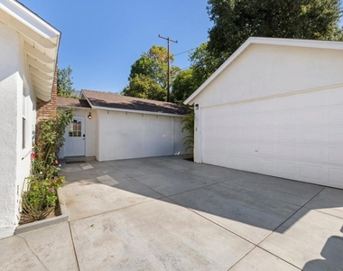 378 Grand Avenue - Photo Thumbnail 18