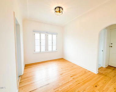 1540 E Wilson Avenue - Photo Thumbnail 6