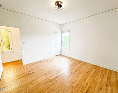 1540 E Wilson Avenue - Photo Thumbnail 5