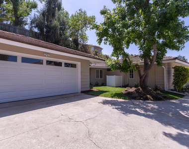 555 Paulette Place - Photo Thumbnail 39