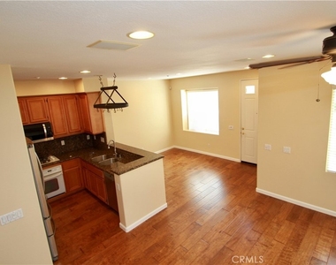 143 Topaz - Photo Thumbnail 14