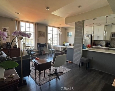 702 Ash St - Photo Thumbnail 4