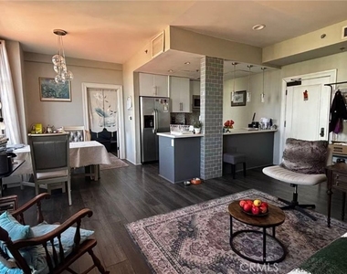 702 Ash St - Photo Thumbnail 3