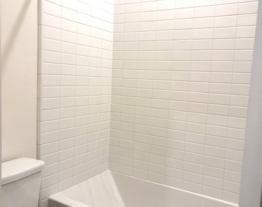7268 Ellington Dr - Photo Thumbnail 21