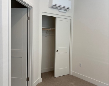 7268 Ellington Dr - Photo Thumbnail 25