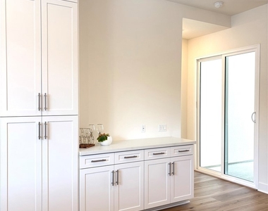 7268 Ellington Dr - Photo Thumbnail 8