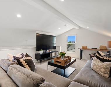 617 1/2 Acacia Avenue - Photo Thumbnail 19