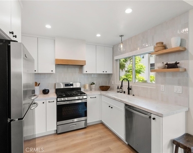 617 1/2 Acacia Avenue - Photo Thumbnail 8