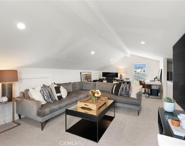617 1/2 Acacia Avenue - Photo Thumbnail 17