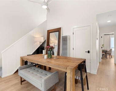 617 1/2 Acacia Avenue - Photo Thumbnail 6