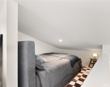 617 1/2 Acacia Avenue - Photo Thumbnail 21