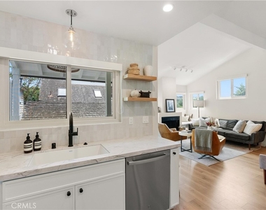 617 1/2 Acacia Avenue - Photo Thumbnail 9